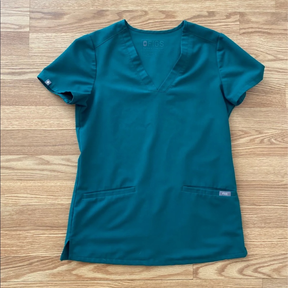 Figs Tops Bundle - image 4